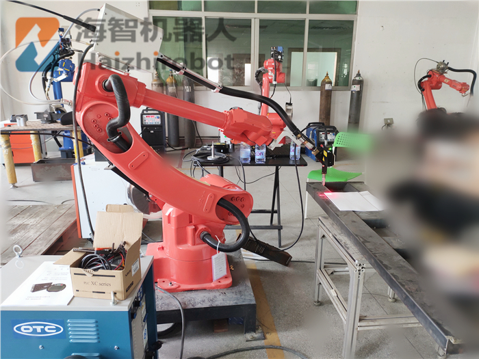 操作機(jī)械手對(duì)人員有什么條件！機(jī)械手臂編程